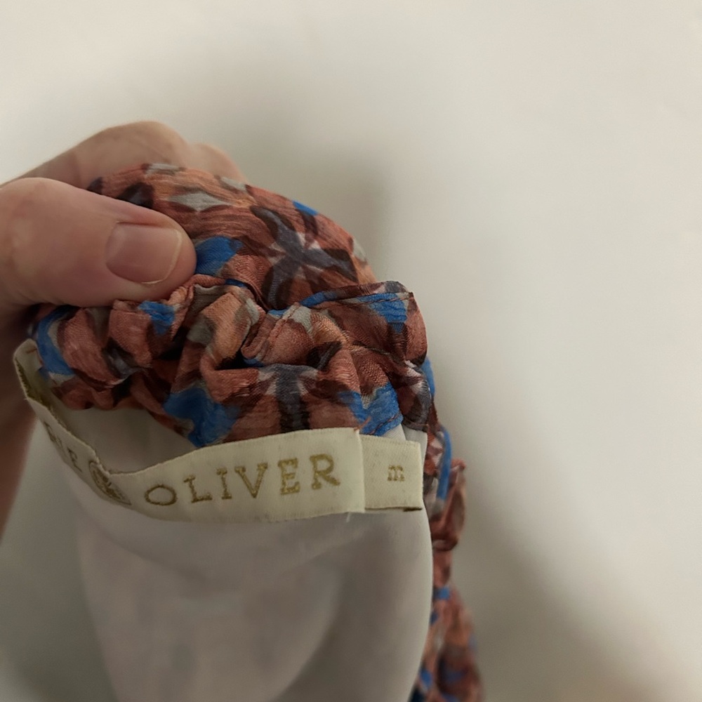 Marie Oliver‎ Kaleidoscope print Long sleeve
Bow tie back
Good preowned - Picture 8 of 9